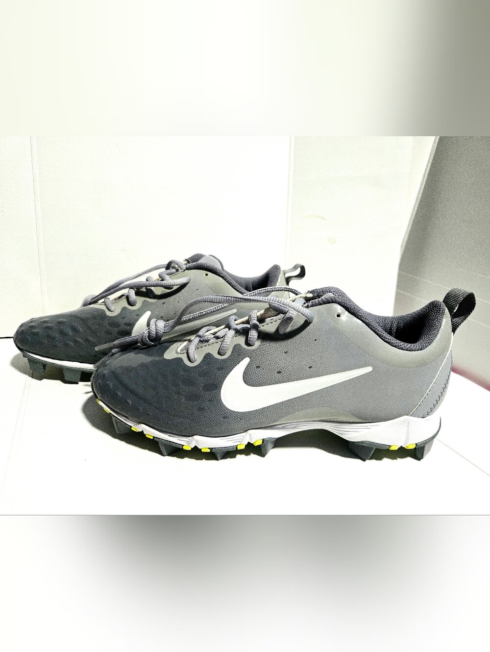 Nike Hyperdiamond 2 Keystone Women’s Softball Cleats Gray/ White Size 8
